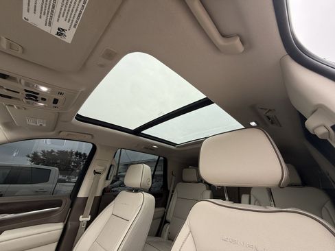 Used 2022 GMC Yukon Denali image 28