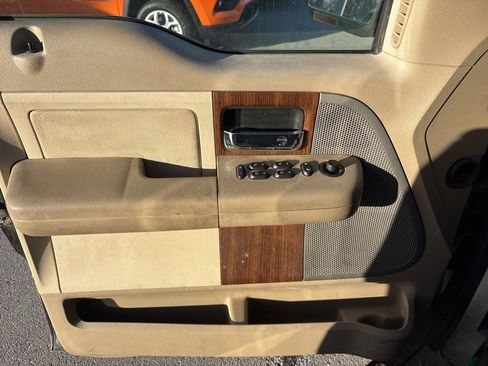 Used 2004 Ford F150 XLT image 15