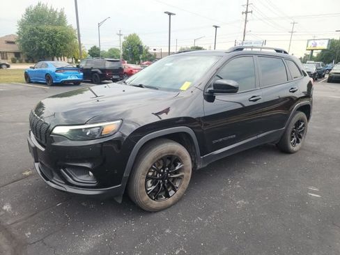 Used 2023 Jeep Cherokee Altitude Lux w/ Lux Elite Package AWD/4WD image 2