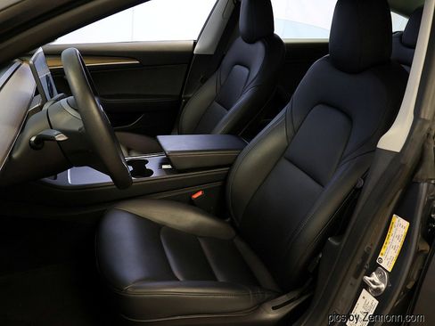 Used 2023 Tesla Model 3 Standard Range image 10