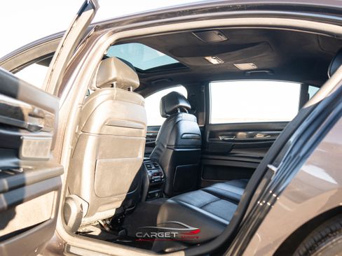 Used 2015 BMW 750Li xDrive image 21