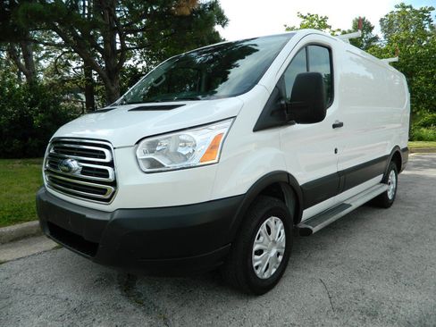 Used 2019 Ford Transit 250 130 Low Roof w/ Exterior Upgrade Package RWD image 1