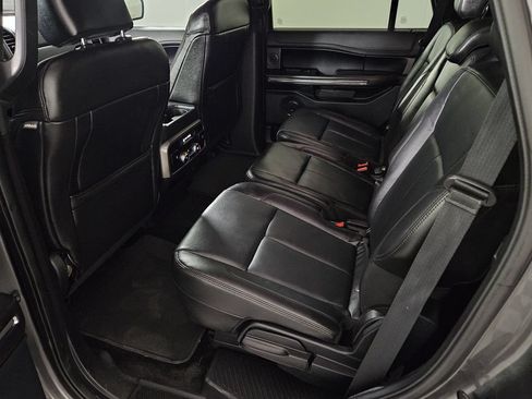 Used 2018 Ford Expedition XLT w/ Equipment Group 202A RWD image 27