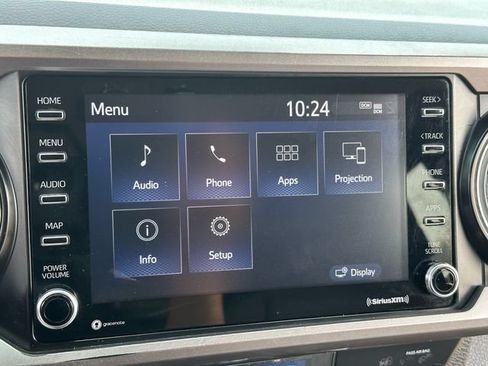 Used 2022 Toyota Tacoma SR5 w/ Black Out Package (TMS) AWD/4WD image 15