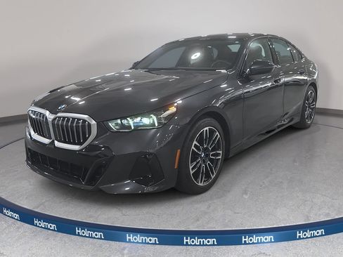 Used 2026 BMW 530i w/ M Sport Package RWD image 1