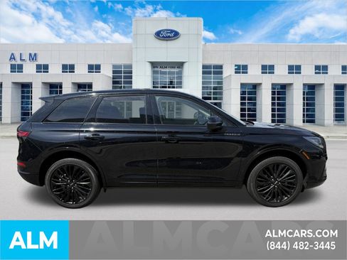 Used 2023 Lincoln Corsair AWD w/ Equipment Group 101A image 5