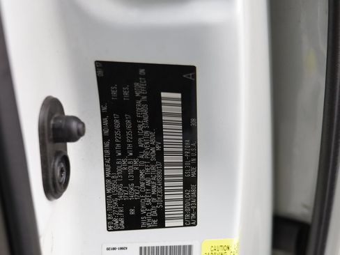 Used 2017 Toyota Sienna XLE image 25