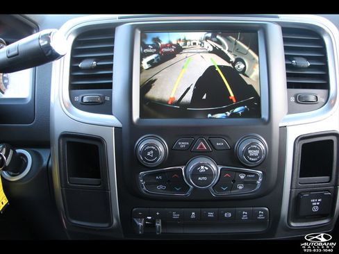 Used 2017 RAM 2500 SLT w/ Luxury Group image 19