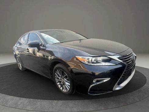 Used 2018 Lexus ES 350 w/ Premier Package image 3