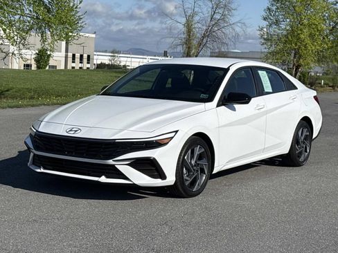 Used 2025 Hyundai Elantra Sport FWD image 27