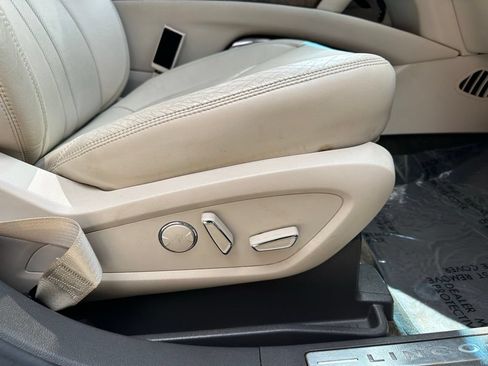 Used 2016 Lincoln MKX Reserve w/ Technology Package FWD image 37