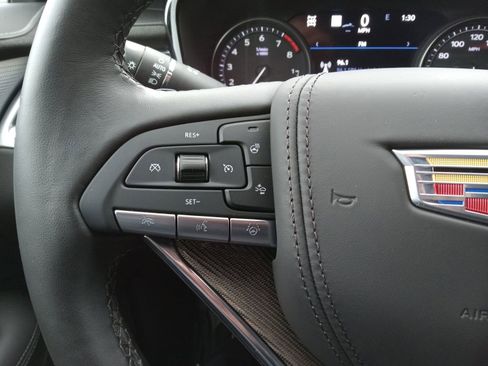 Used 2025 Cadillac XT6 Premium Luxury w/ Platinum Package image 21