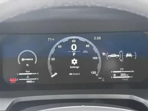 Used 2025 Toyota Tacoma TRD Sport image 12