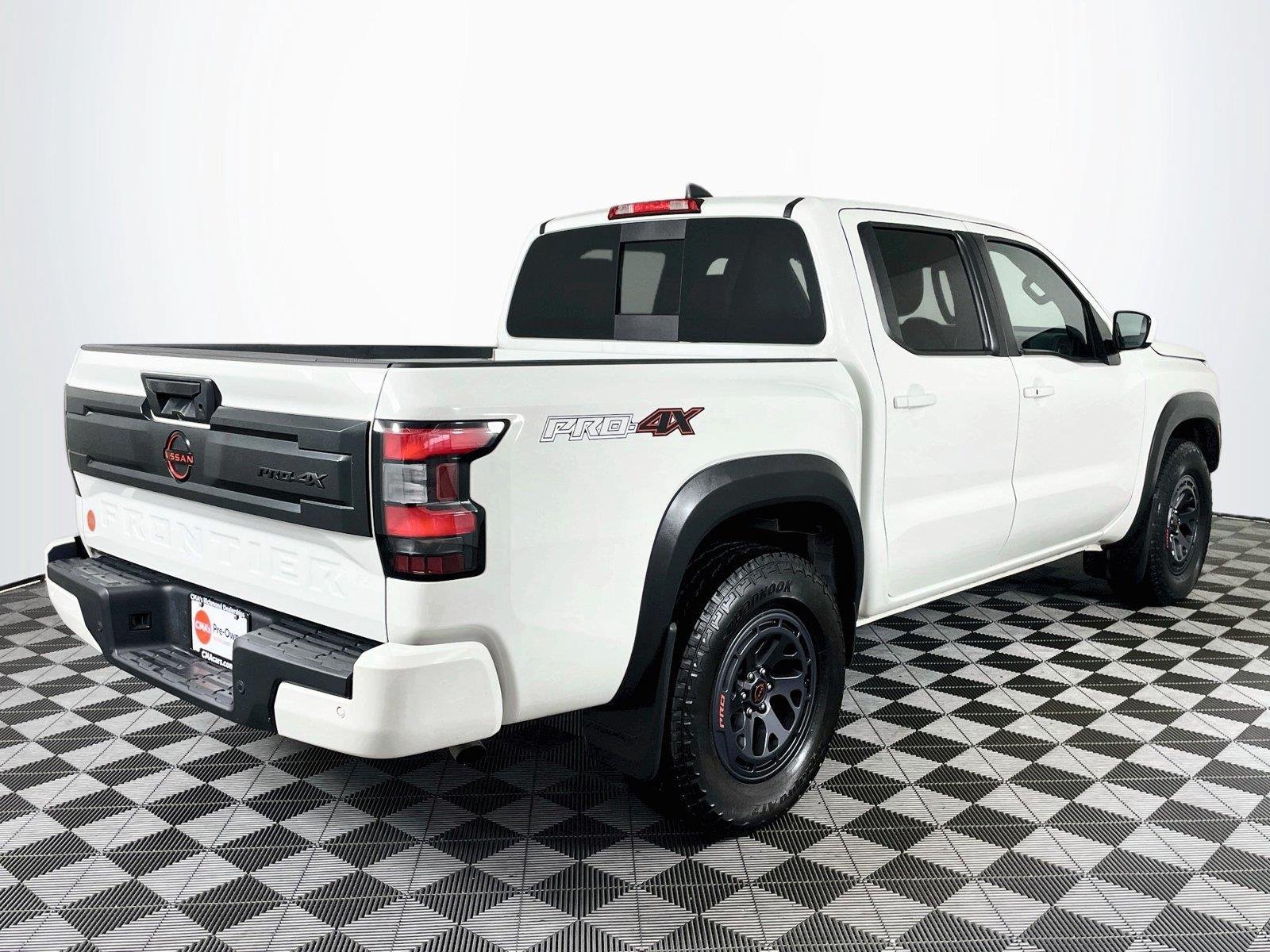 Used 2025 Nissan Frontier PRO-4X AWD/4WD image 9