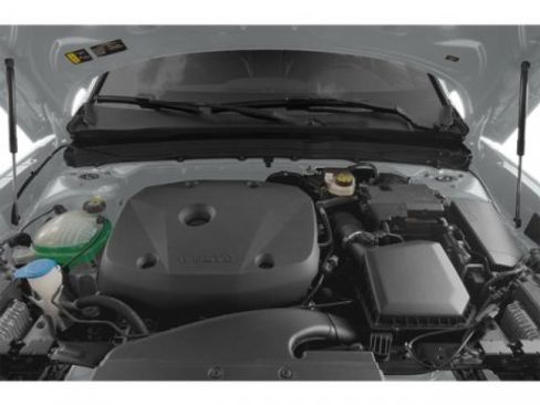 Used 2021 Volvo XC40 T4 R-Design image 12