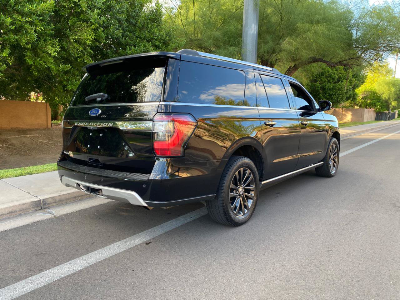 Used 2019 Ford Expedition Max Limited RWD image 5
