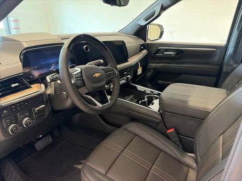 New 2026 Chevrolet Suburban High Country AWD/4WD image 8