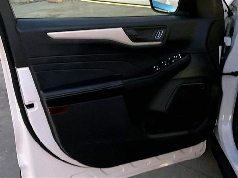 Used 2022 Ford Escape S image 21