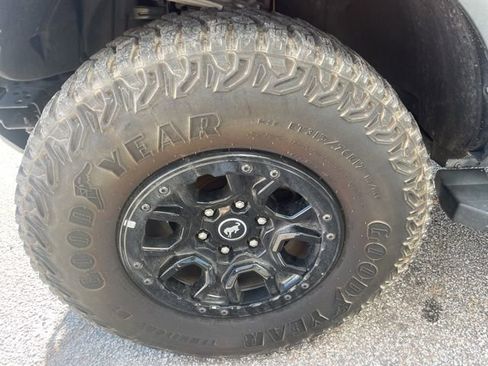 Used 2023 Ford Bronco Wildtrak image 12