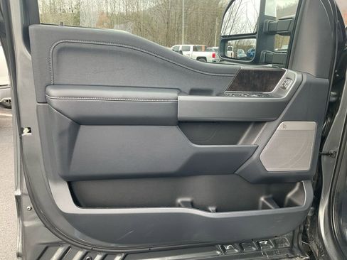 New 2026 Ford F250 Lariat image 17