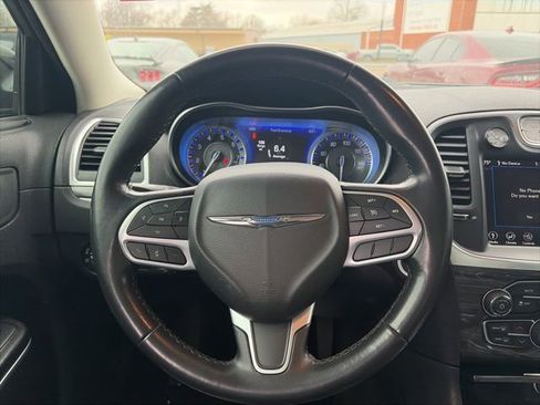 Used 2021 Chrysler 300 Touring L image 15