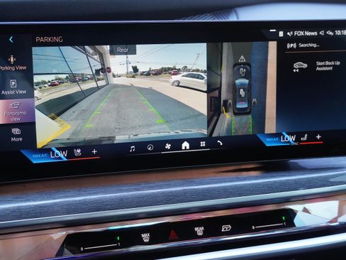 Certified 2023 BMW 740i RWD image 28