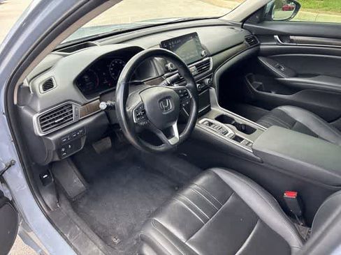 Used 2022 Honda Accord Touring image 9