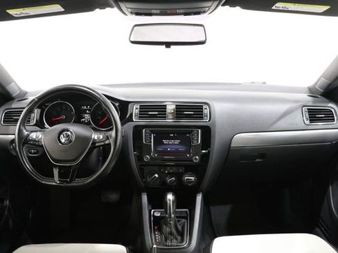 Used 2016 Volkswagen Jetta Sport FWD image 12