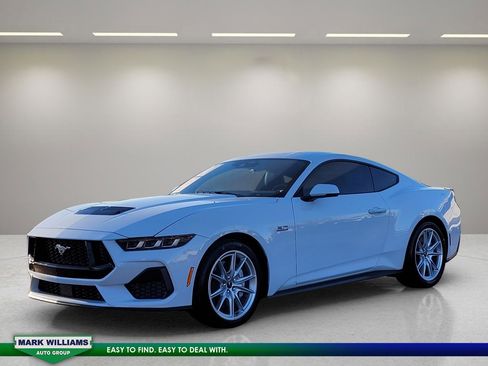 Used 2024 Ford Mustang GT Premium image 8