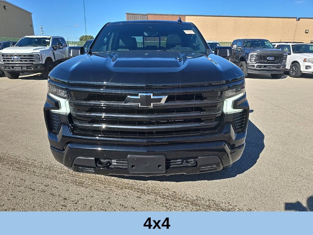 Used 2026 Chevrolet Silverado 1500 High Country w/ Midnight Edition AWD/4WD image 2