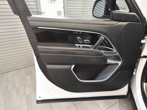 Used 2023 Land Rover Range Rover SE AWD/4WD image 13