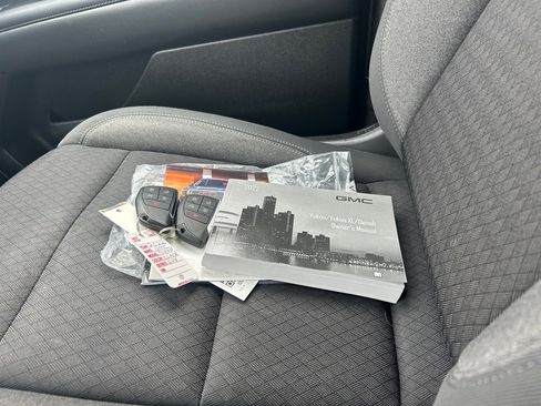 Used 2022 GMC Yukon XL SLE image 52