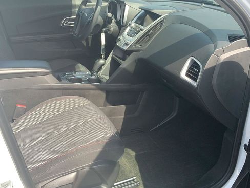 Used 2017 Chevrolet Equinox LS image 29