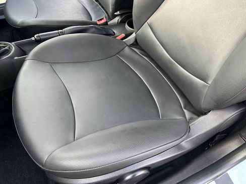 Used 2013 MINI Cooper Hardtop image 12