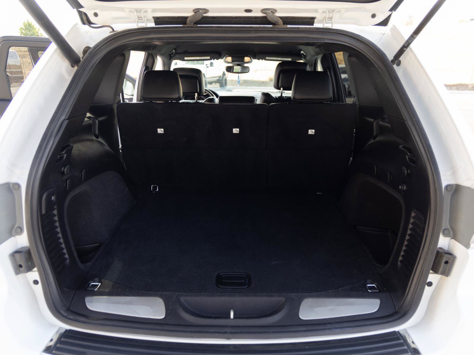 Used 2019 Jeep Grand Cherokee Limited AWD/4WD image 16