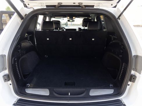Used 2019 Jeep Grand Cherokee Limited AWD/4WD image 16
