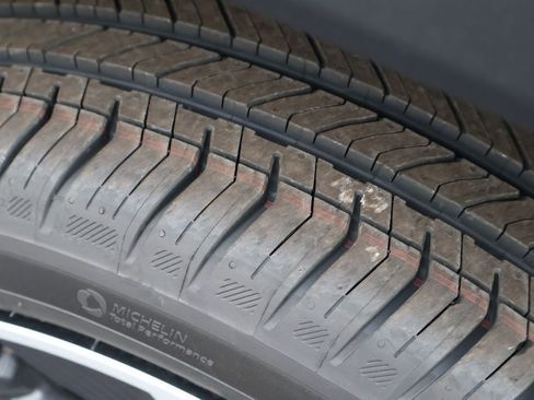 New 2026 Chevrolet Equinox RS w/ Convenience Package III FWD image 6