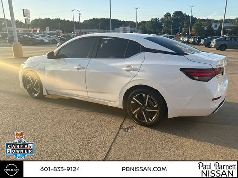Used 2024 Nissan Sentra SV FWD image 10