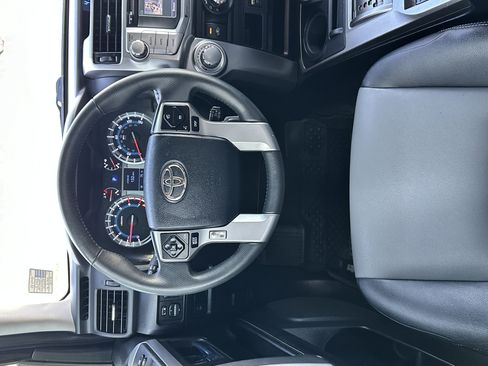 Used 2017 Toyota 4Runner SR5 Premium image 41