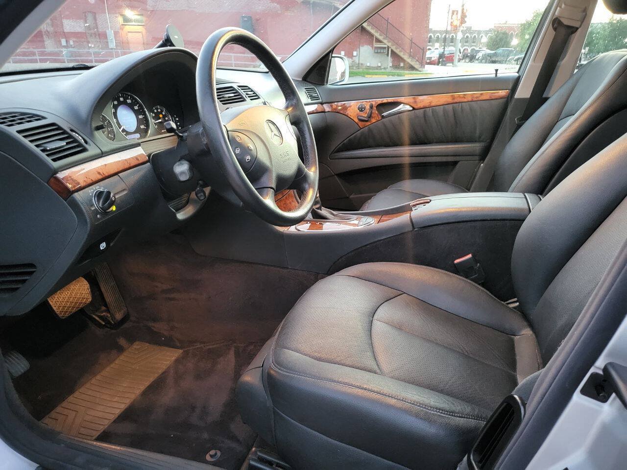 Used 2004 Mercedes-Benz E 500 4MATIC Sedan image 18