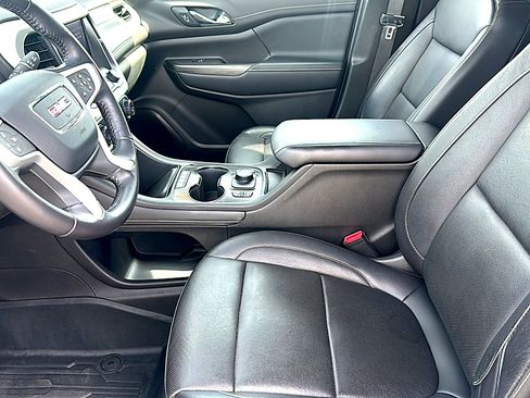 Used 2020 GMC Acadia SLT image 13