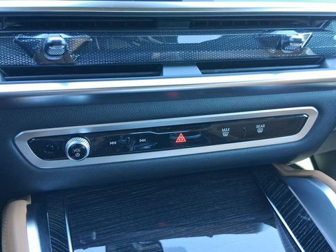 New 2026 BMW X6 xDrive40i w/ Executive Package image 18