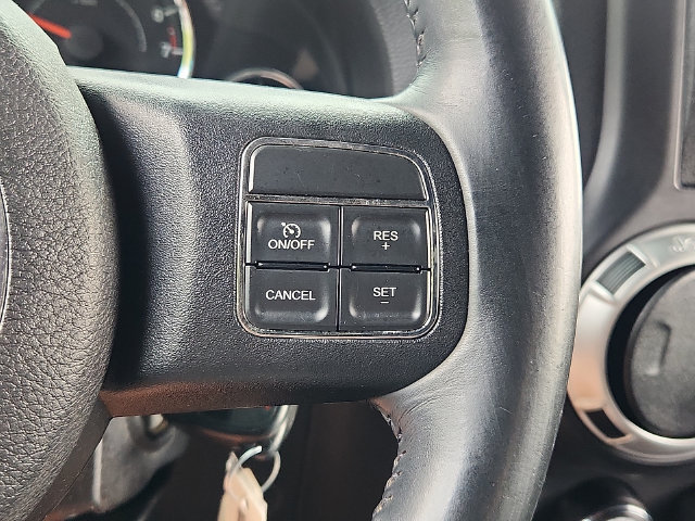Used 2014 Jeep Wrangler Unlimited Sahara w/ Connectivity Group AWD/4WD image 23