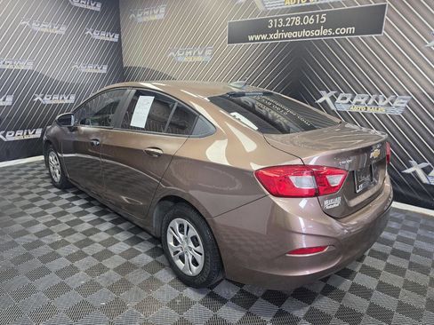 Used 2019 Chevrolet Cruze LS FWD image 7