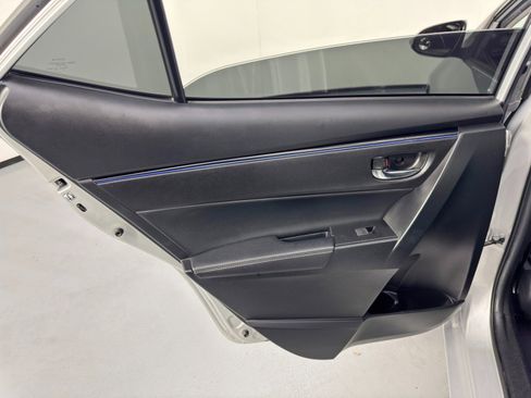 Used 2018 Toyota Corolla SE image 35