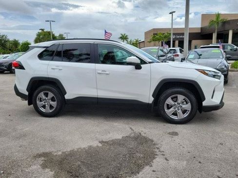 Used 2025 Toyota RAV4 XLE w/ Convenience Package FWD image 4