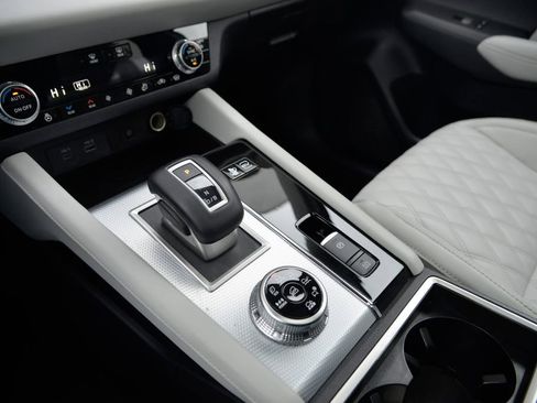 Used 2024 Mitsubishi Outlander SEL image 26