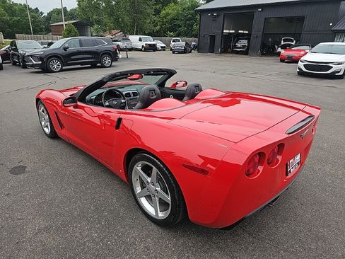 Used 2006 Chevrolet Corvette Convertible RWD image 30