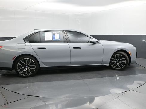 Used 2024 BMW 760i xDrive w/ Premium Package 2 image 6