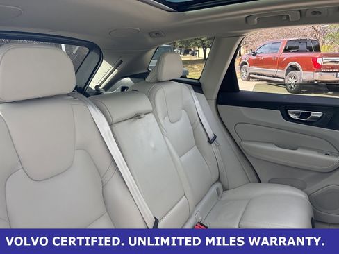 Certified 2023 Volvo XC60 B5 Ultimate w/ Protection Package Premier image 9